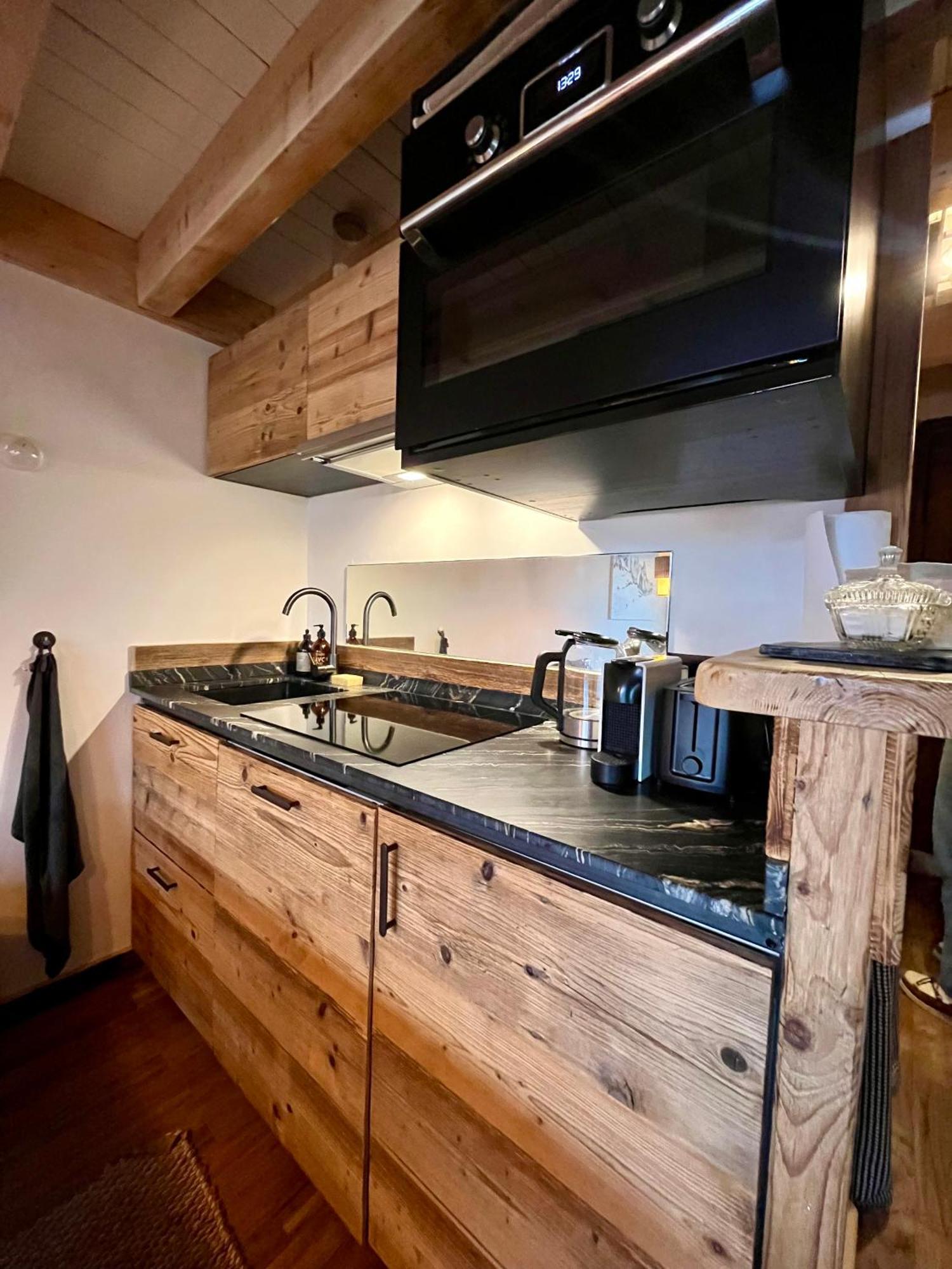 Appartement Ensoleille Aux Tines, Vue Massif Chamonix Exterior foto